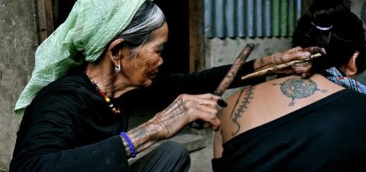 পৃথিবীর প্রাচীনতম ট্যাটু আর্টিস্ট!