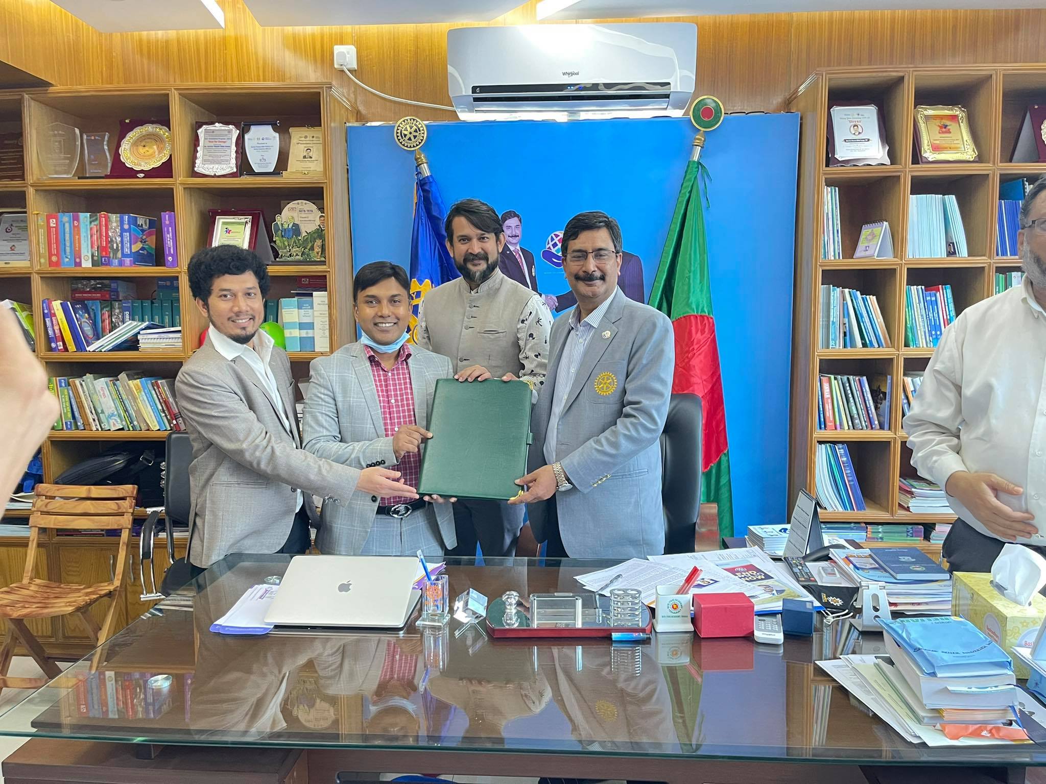 রোটারী ইন্টারন্যাশনালকে কুরবানীর গিফট কার্ড দিলো সদাগর.কম