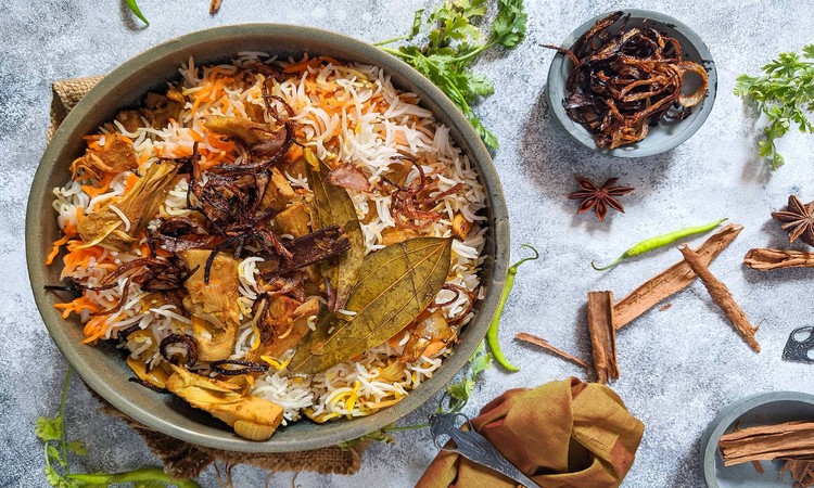 বিরিয়ানিতে আলুর বদলে কাঁঠাল!