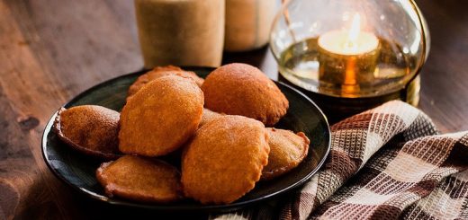 বৃষ্টি বিকেলে তেলে ভাজা পিঠা