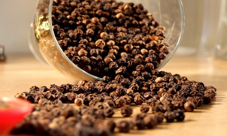 মসলার মজা গোলমরিচ