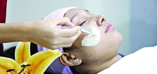 ঈদের আগে ঘরেই করে ফেলুন ফেসিয়াল 