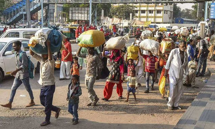 আমরা শ্রমিকদের হাতে মারি, মারি ভাতে