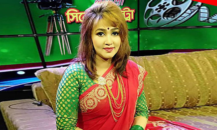 শিরোনামে চিত্রনায়িকা একা