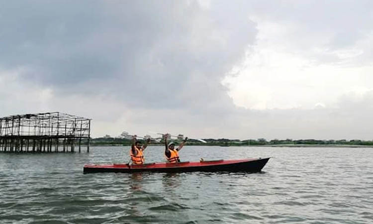 হাতের মুঠোয় কায়কিং রোমাঞ্চ!