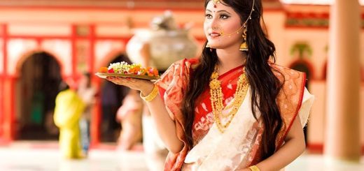 জাঁকজমকপূর্ণ সাজে কাটুক অষ্টমী