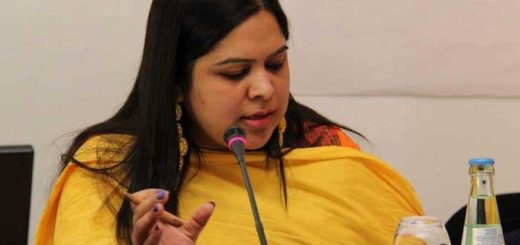 সাহসিকতার জন্য সম্মাননা পেলেন রোজিনা ইসলাম