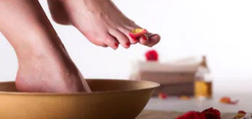 শীতকালে পায়ের গোড়ালি ফাটা রোধে করণীয়