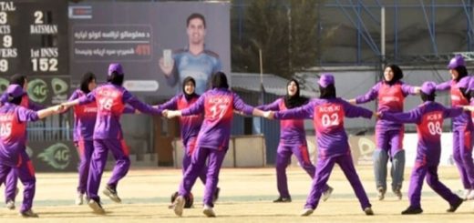 ক্রিকেটে ফিরছেন আফগান নারীরা