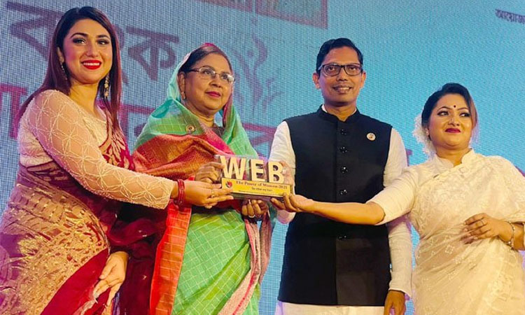 &#8216;দ্যা পাওয়ার অব উইমেন&#8217; অ্যাওয়ার্ড পেলেন অপু বিশ্বাস