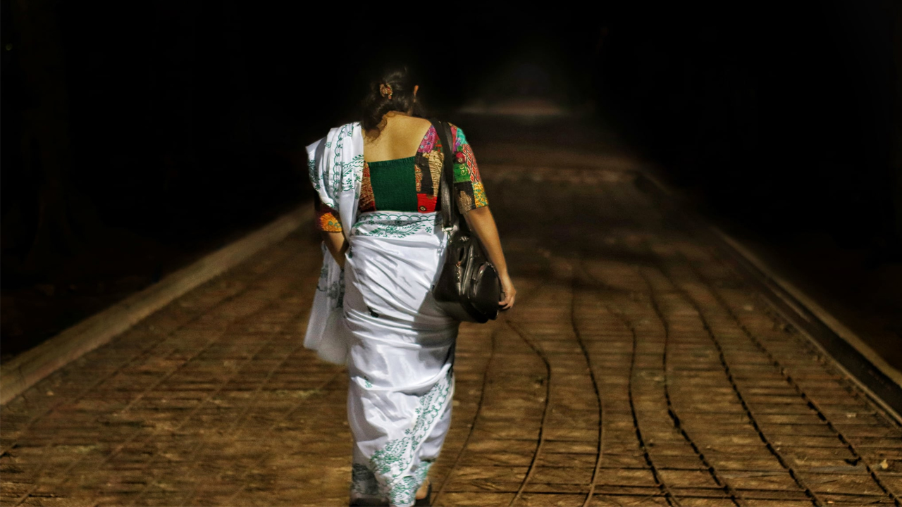 স্বাধীনতাই কি নারীর পথের কাঁটা?