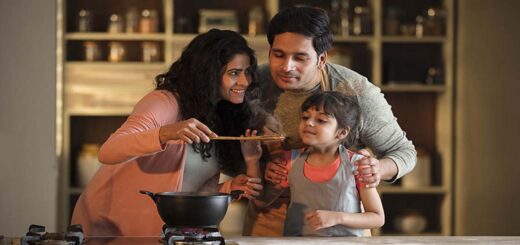 ঈদের দিনে ঘর সাজাক বাড়ির পুরুষও