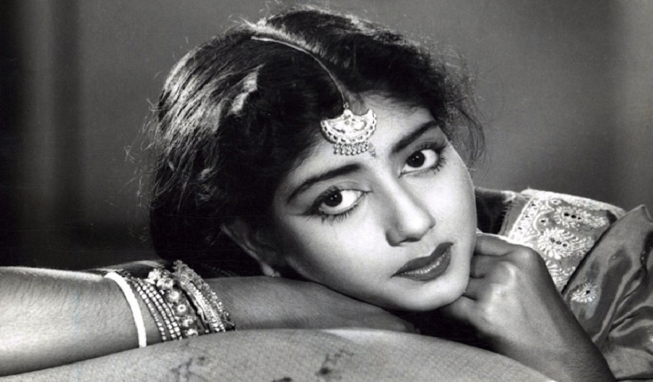 সাদাকালো যুগের সাবিত্রী আজও রঙিন