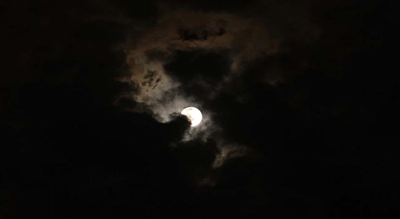 পূর্ণি ভরা আলো