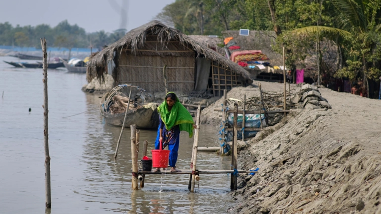 নদীকূলের মানুষ