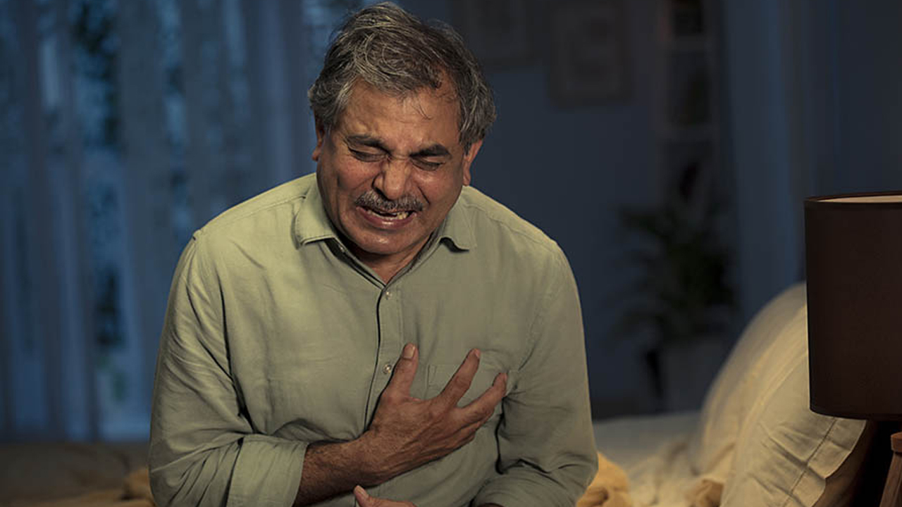 হার্ট অ্যাটাকের পূর্ণ লক্ষণ জেনে নিন