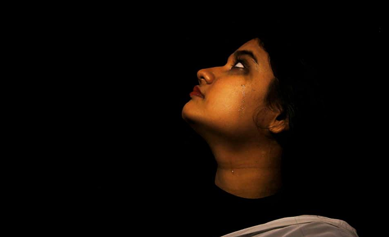 নারীকে কেন পুরুষ বোঝা মনে করে
