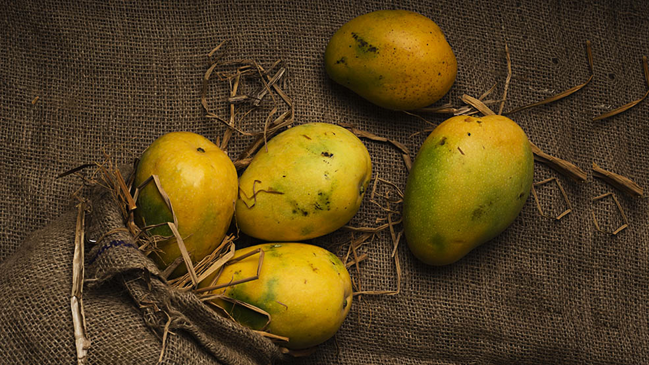 রাসায়নিকমুক্ত আম চেনার সহজ উপায়