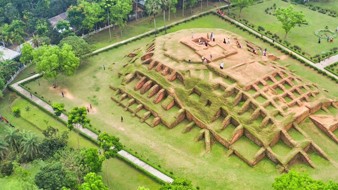 ঐতিহ্যবাহী নগরী : মহাস্থানগড়