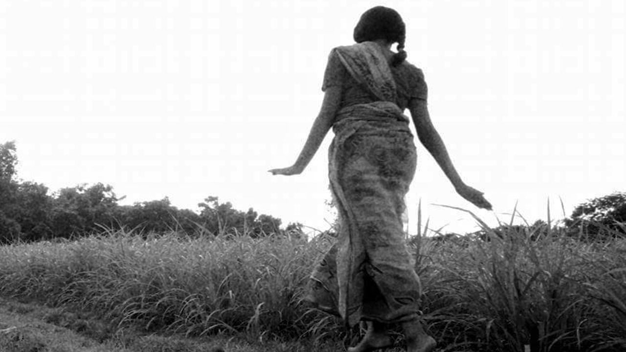 গাঁয়ের মেয়ে