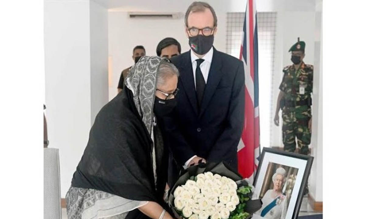 রানি দ্বিতীয় এলিজাবেথের প্রতি শ্রদ্ধা জানালেন প্রধানমন্ত্রী