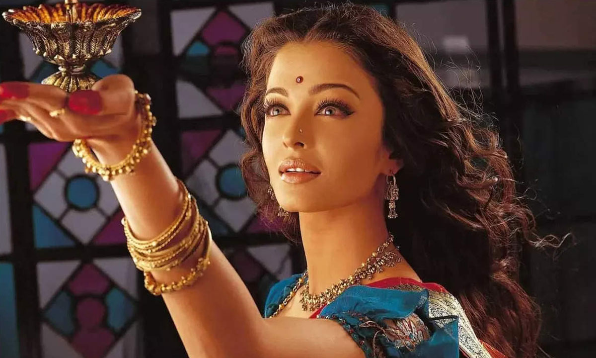 পর্দার পারুর জন্মদিন আজ