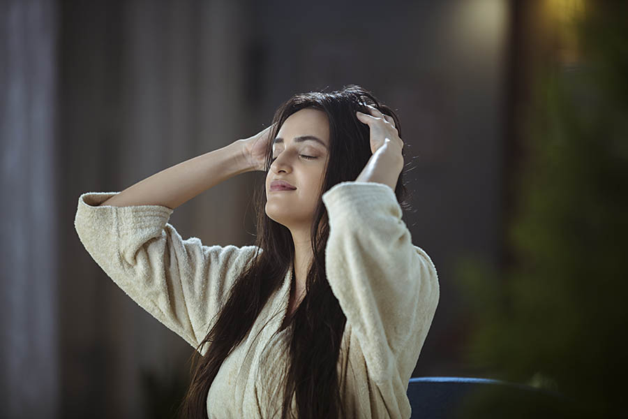 ব্যস্ত সময়ে চুলের সহজ যত্ন