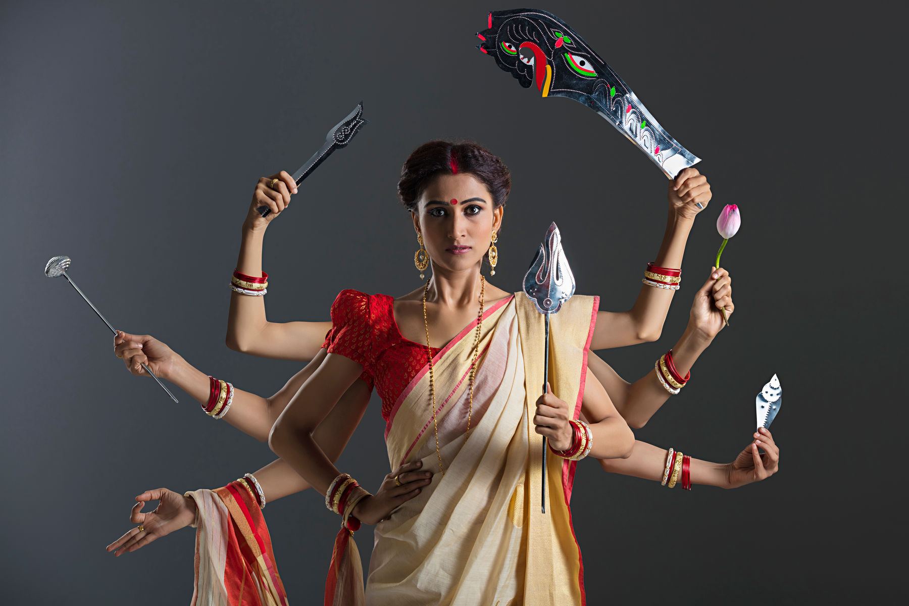 অস্ত্রে দেবীর বহুরূপ