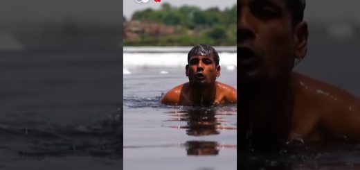 পয়সার জন্য বিষাক্ত যমুনা নদীতে ডুব দেয় ভারতের শিশুরা || ভারতের || যমুনা_নদী || পয়সা