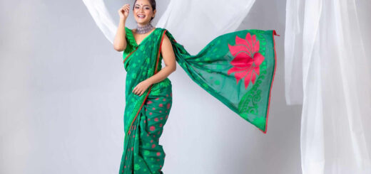 পোশাকে বিজয়ের গৌরব