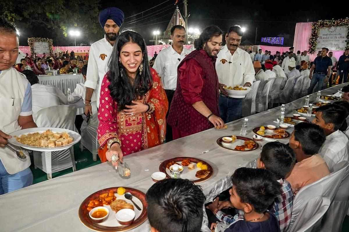 কত পদের রান্না হলো আম্বানিপুত্রের প্রি-ওয়েডিংয়ে
