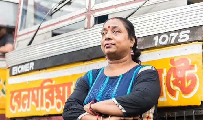 কলকাতার একমাত্র নারী বাসচালক প্রতিমার এক যুগ