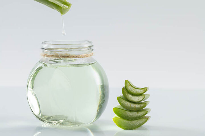 অ্যালোভেরা জেল দিয়ে খুশকি তাড়ানোর সহজ উপায়