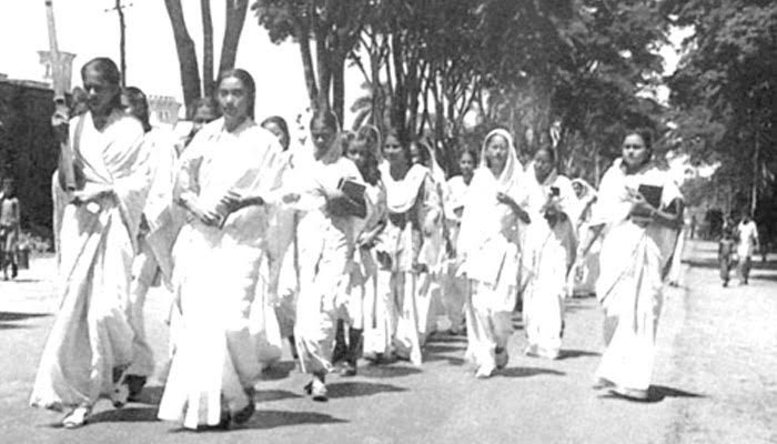 আঁধারে বায়ান্নর নারীরা
