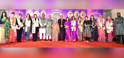 এটিজেএফবি অ্যাভিয়েট্যুর উইমেন্স আইকন অ্যাওয়ার্ড পেলেন ১০ নারী