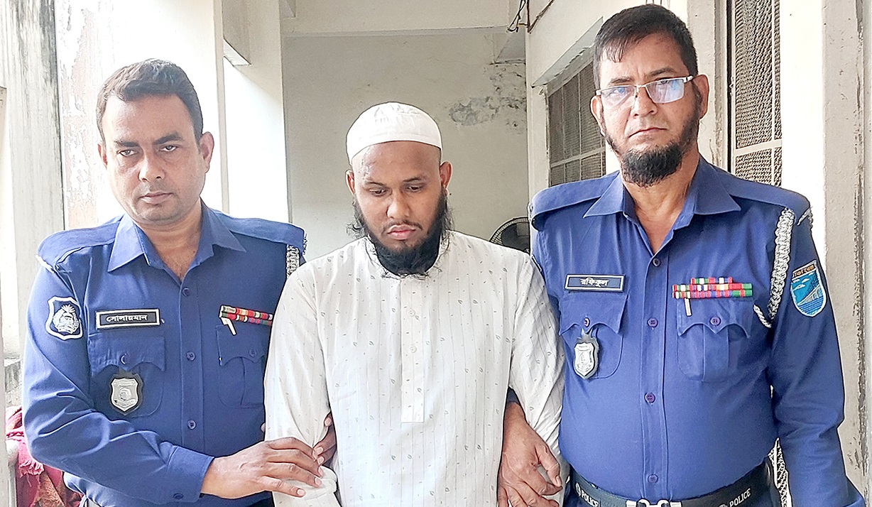 ‘শয়তানের ধোঁকায় পড়ে করে ফেলেছি’- ধর্ষণচেষ্টার অভিযোগে গ্রেপ্তার শিক্ষক