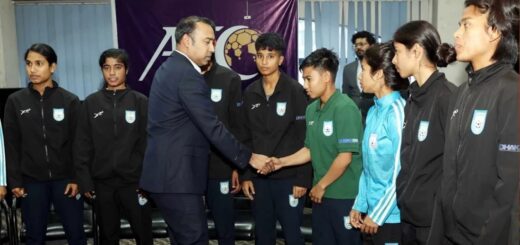 পরাজিত হলেও নারী ফুটবলারদের উৎসাহ জুগিয়েছেন বাফুফে সভাপতি