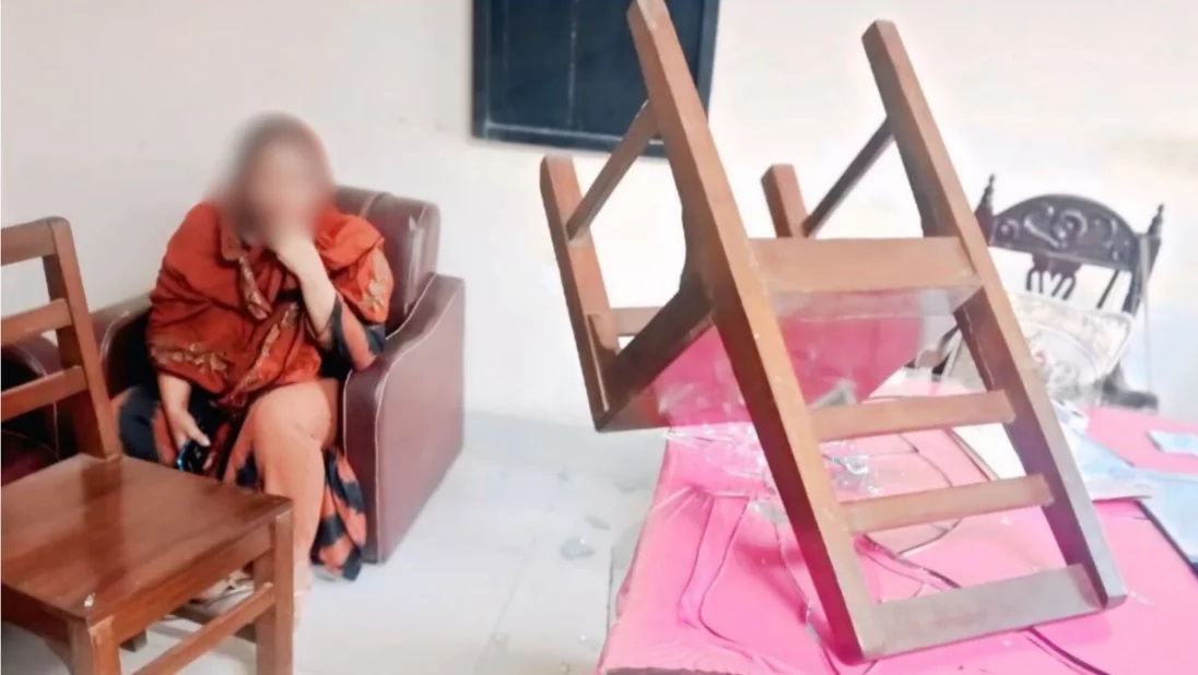 কথিত নেতার হামলার শিকার নারী প্রকল্প বাস্তবায়ন কর্মকর্তা
