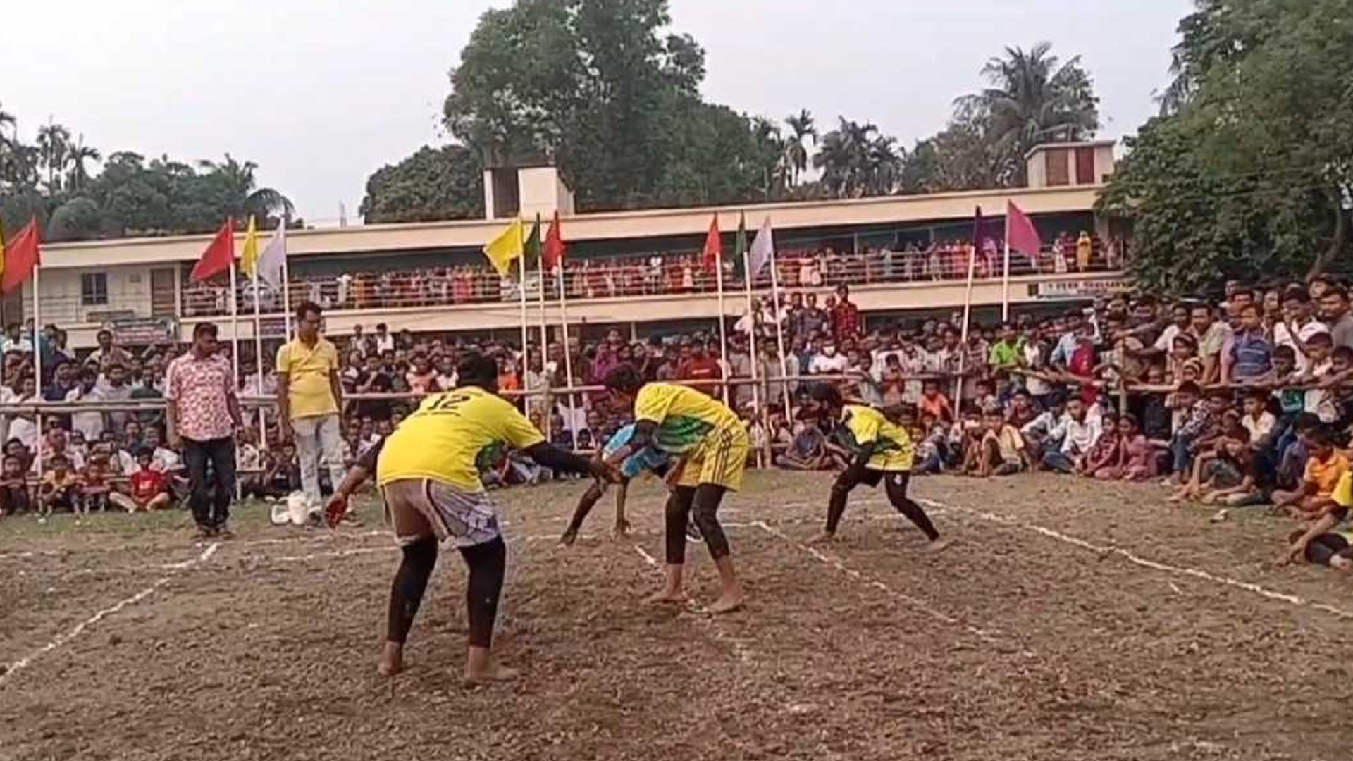 টাঙ্গাইলে নারীদের কাবাডিতে হাজারও দর্শকের ভিড়