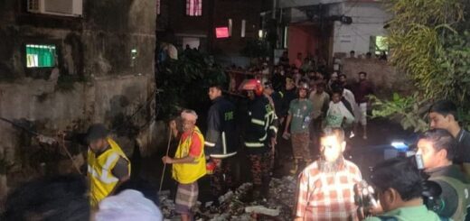 চট্টগ্রামে খালে পড়ে নিখোঁজ শিশুর লাশ ১৪ ঘণ্টা পর উদ্ধার