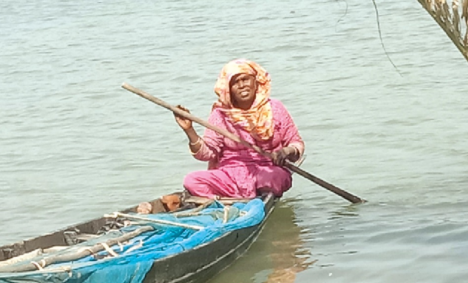 স্বাস্থ্যঝুঁকিসহ নানা সংকটে কয়রা উপজেলার কিশোরী ও নারীরা