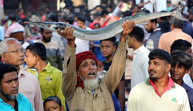 রাজশাহী অঞ্চলের ঐতিহ্যবাহী মেলাগুলো কখন, কোথায় বসে?