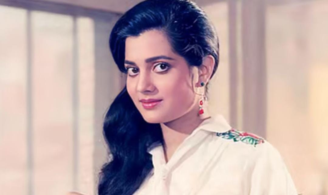 ২২ বছর বয়সেই বলিউড ছাড়তে হয়েছিল সুপারহিট এই নায়িকাকে