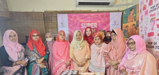 ‘সুপারমম অ্যাওয়ার্ড’ পেলেন ১৭ জন মা