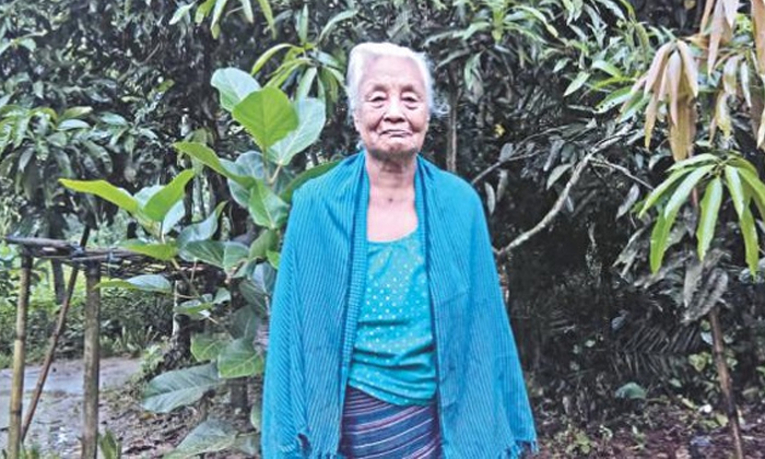 মহীয়সী নারীর বিদায়, হাতে নেয়া হলো না অনন্যা শীর্ষদশ